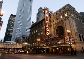 The famous Chicago Theater along State S